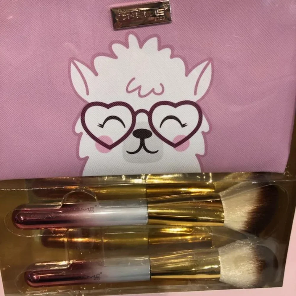 The Crème Shop Makeup Brush & Travel Pouch Set